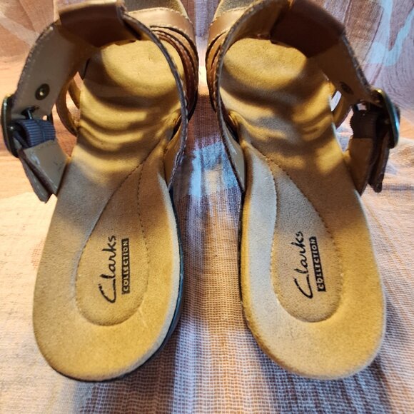 Clarks buckle sandal Tan and Red 8M - Picture 7 of 7